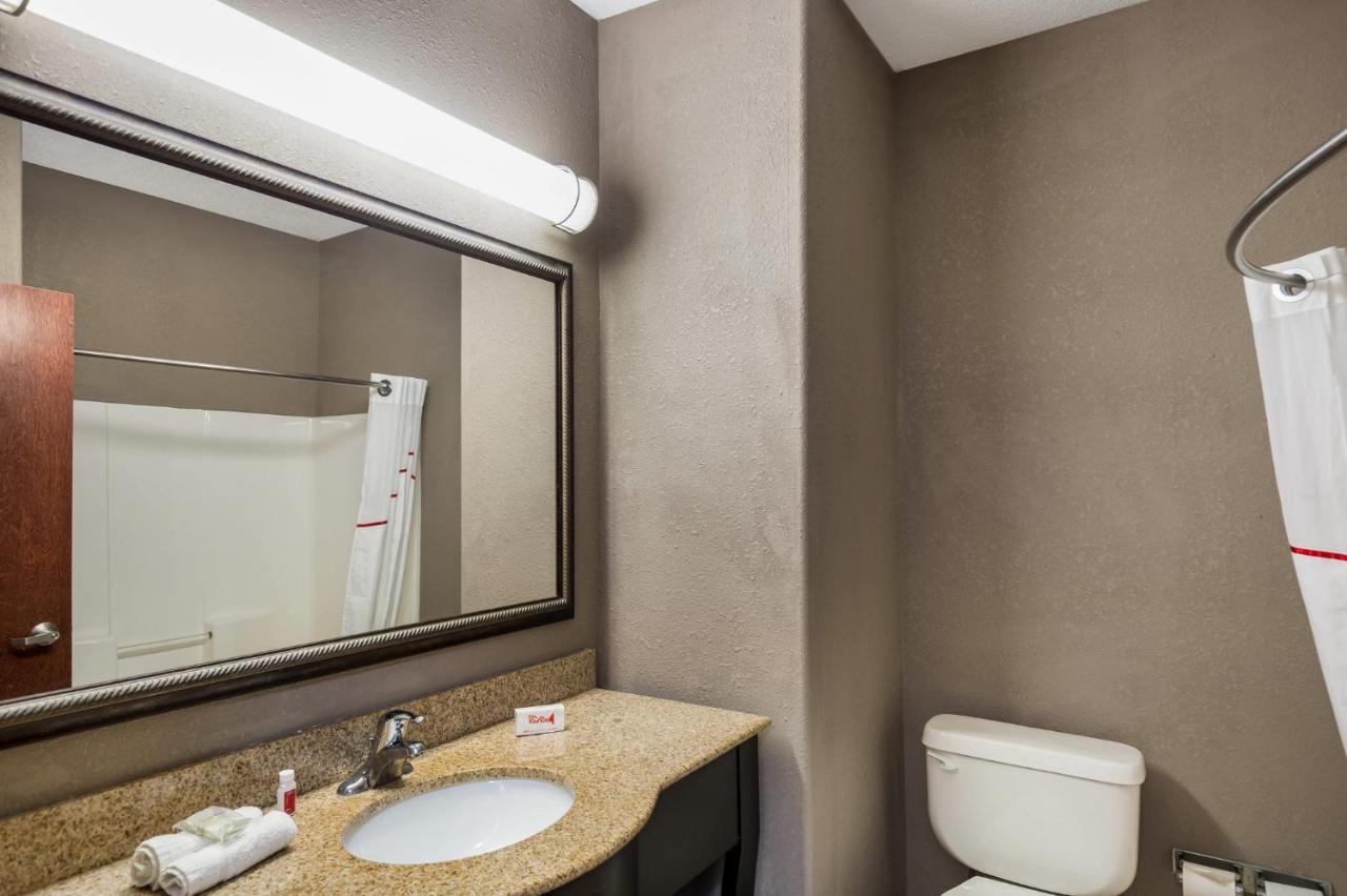 Red Roof Inn & Suites Bloomsburg - Mifflinville Exteriör bild