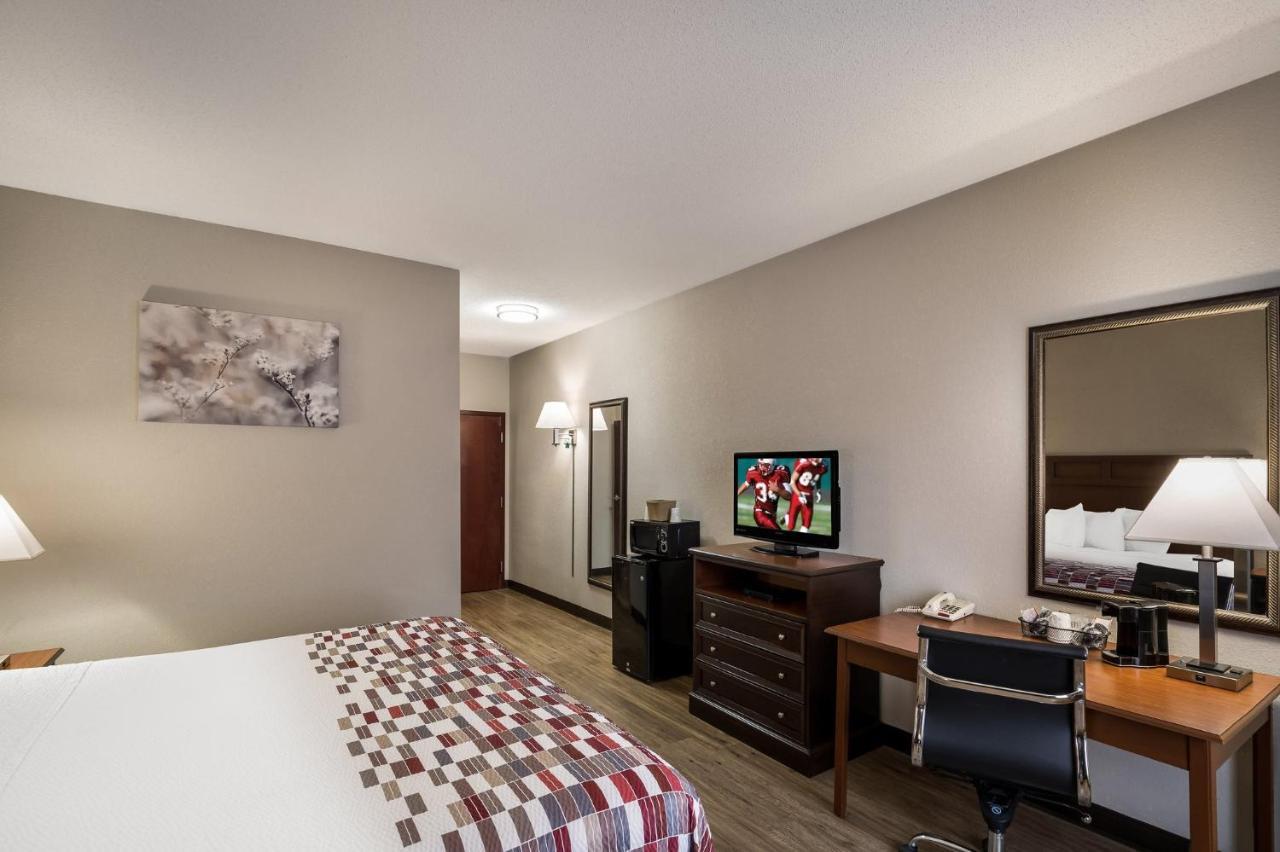 Red Roof Inn & Suites Bloomsburg - Mifflinville Exteriör bild
